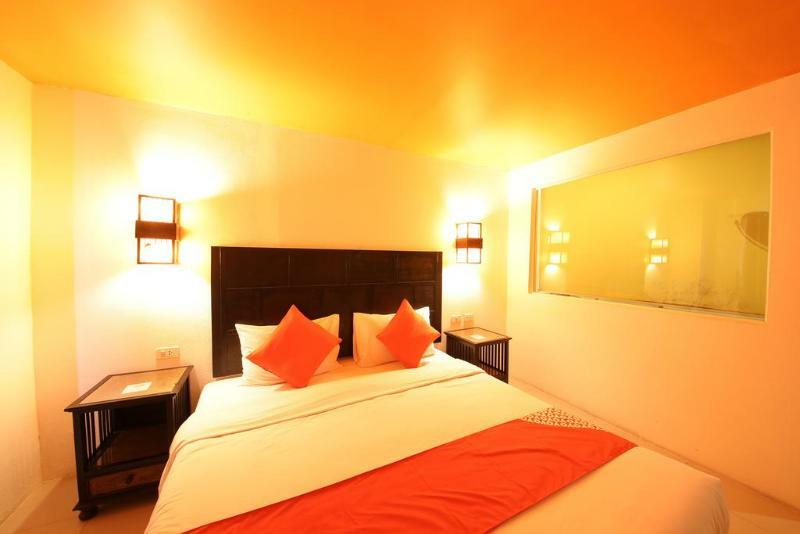 Oyo 126 Station House Hotel Patong